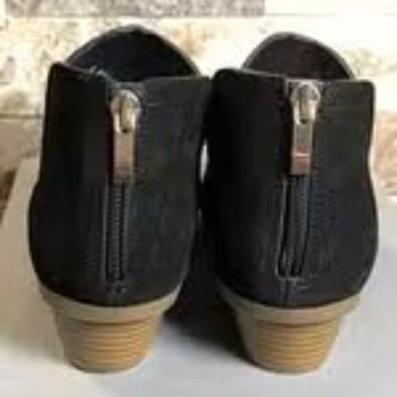 Kenneth Cole Ladies Ankle Boots - Picture 4 of 5